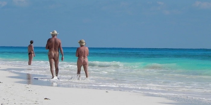 nudisti na nudisticni plazi